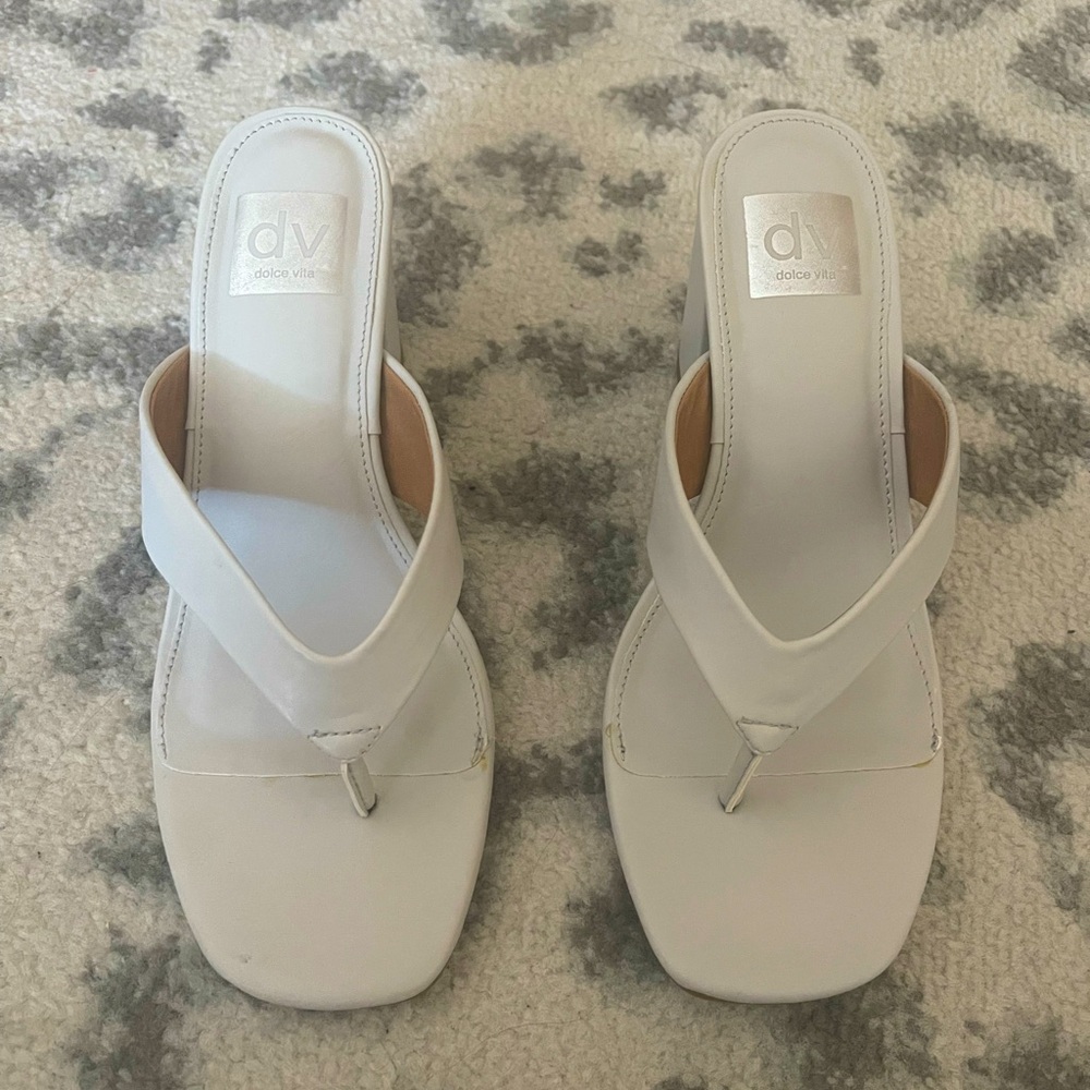 NWOT Dolce Vita heeled sandal